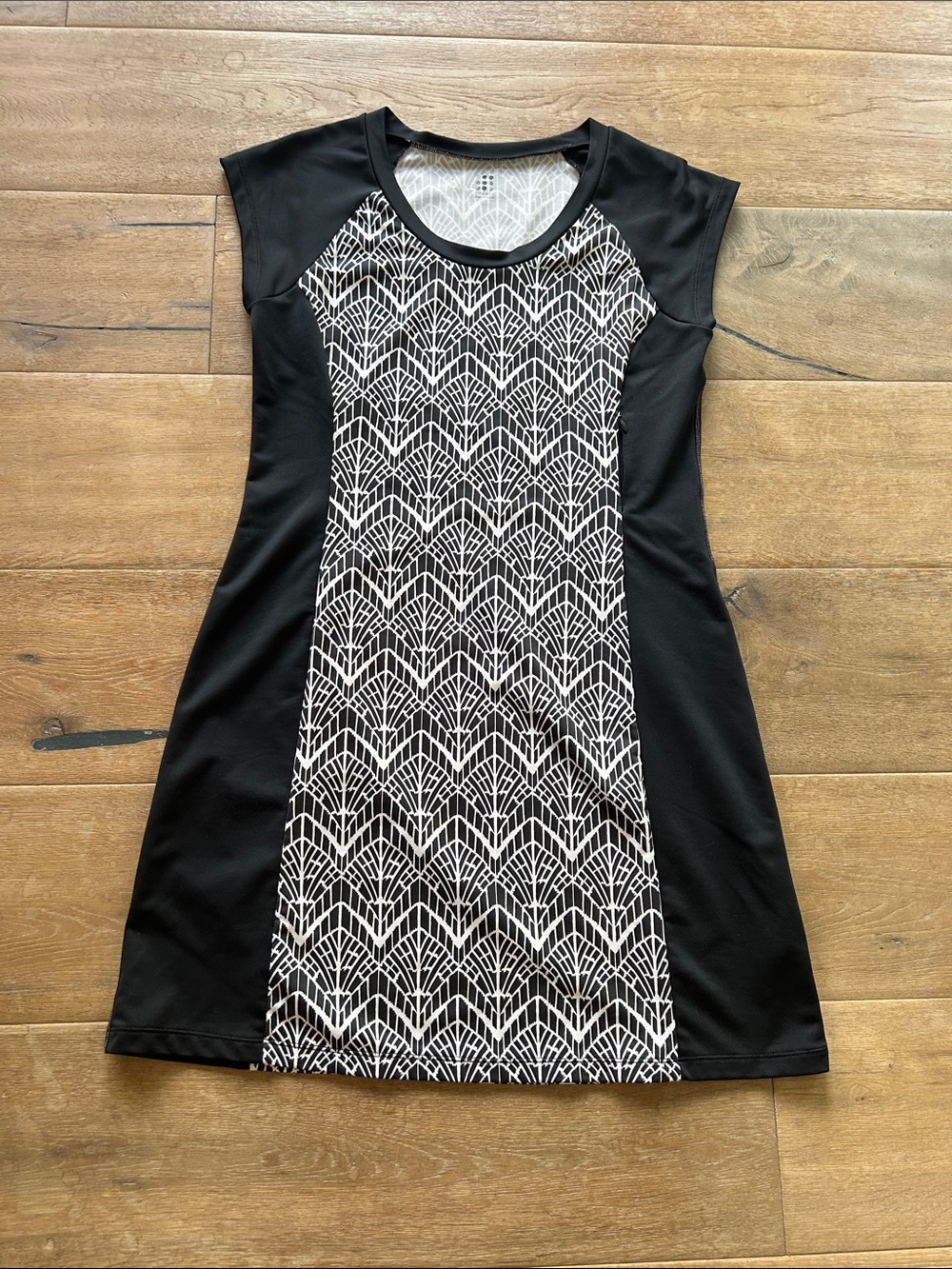 Title Nine Black & White Geometric Dress